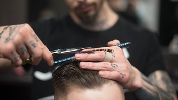 Why you should get a haircut from a mobile barber in the UK?