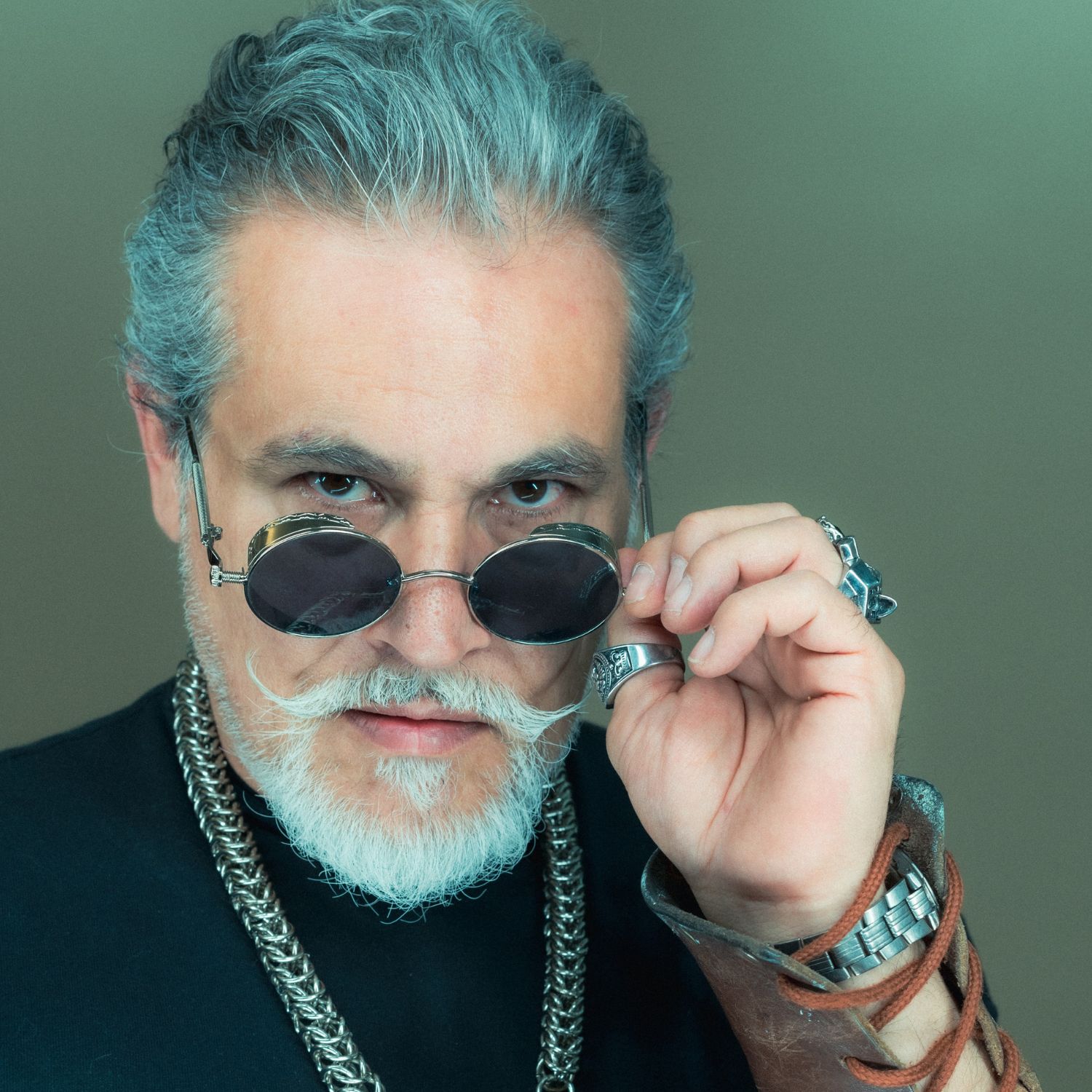 Unveiling your silver charm: Top 5 beard styles for white hair