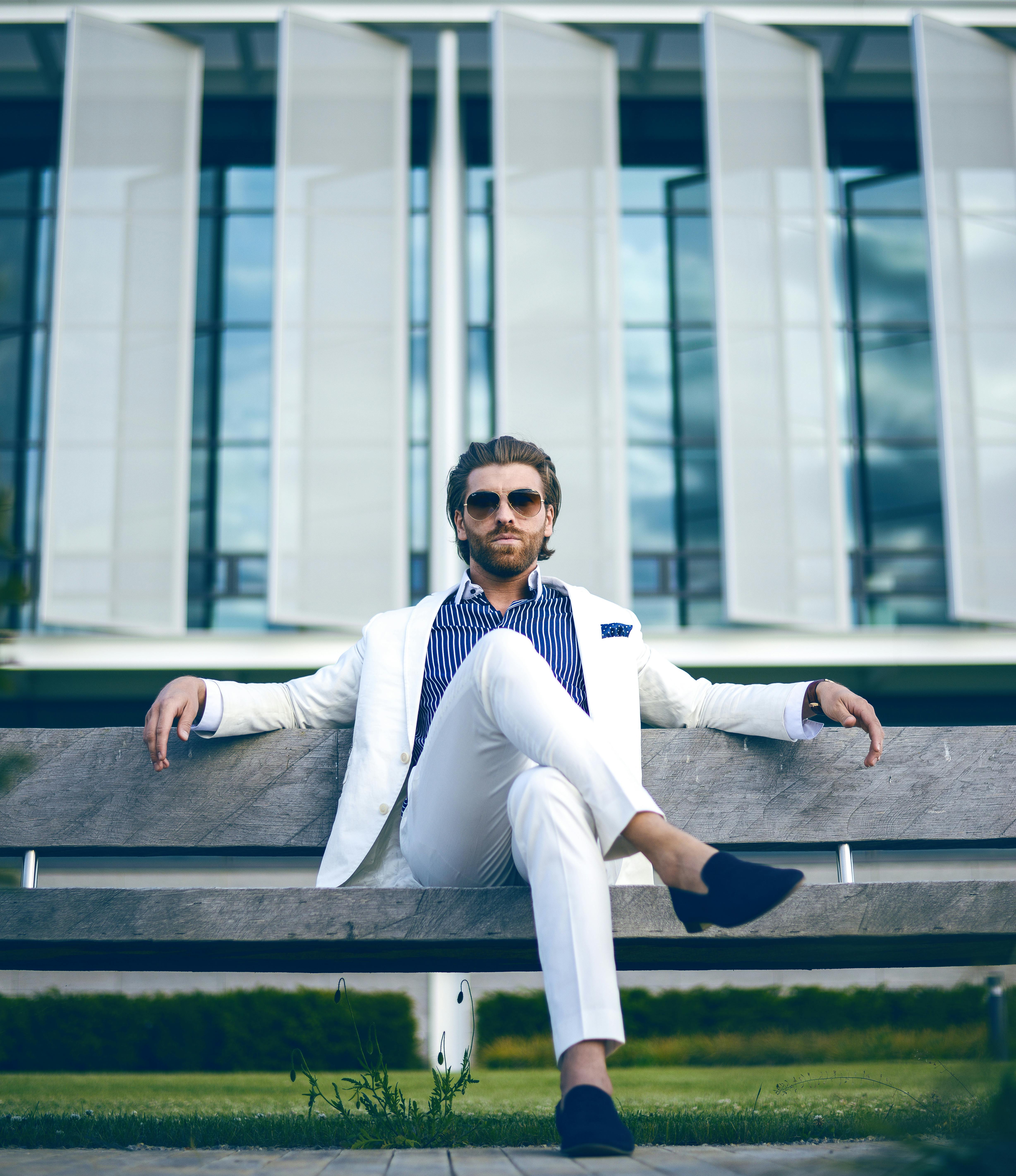 Mirror the elite: adopting the hair and beard styles of successful men