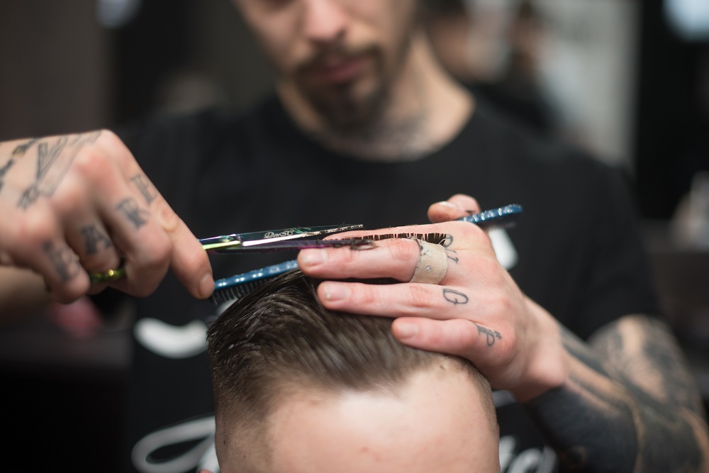 Why you should get a haircut from a mobile barber in the UK?